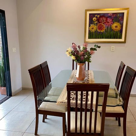 Moderna Y Unica Casa Independiente Con Jardin Y Estacionamiento Ciudad del Este Exteriör bild