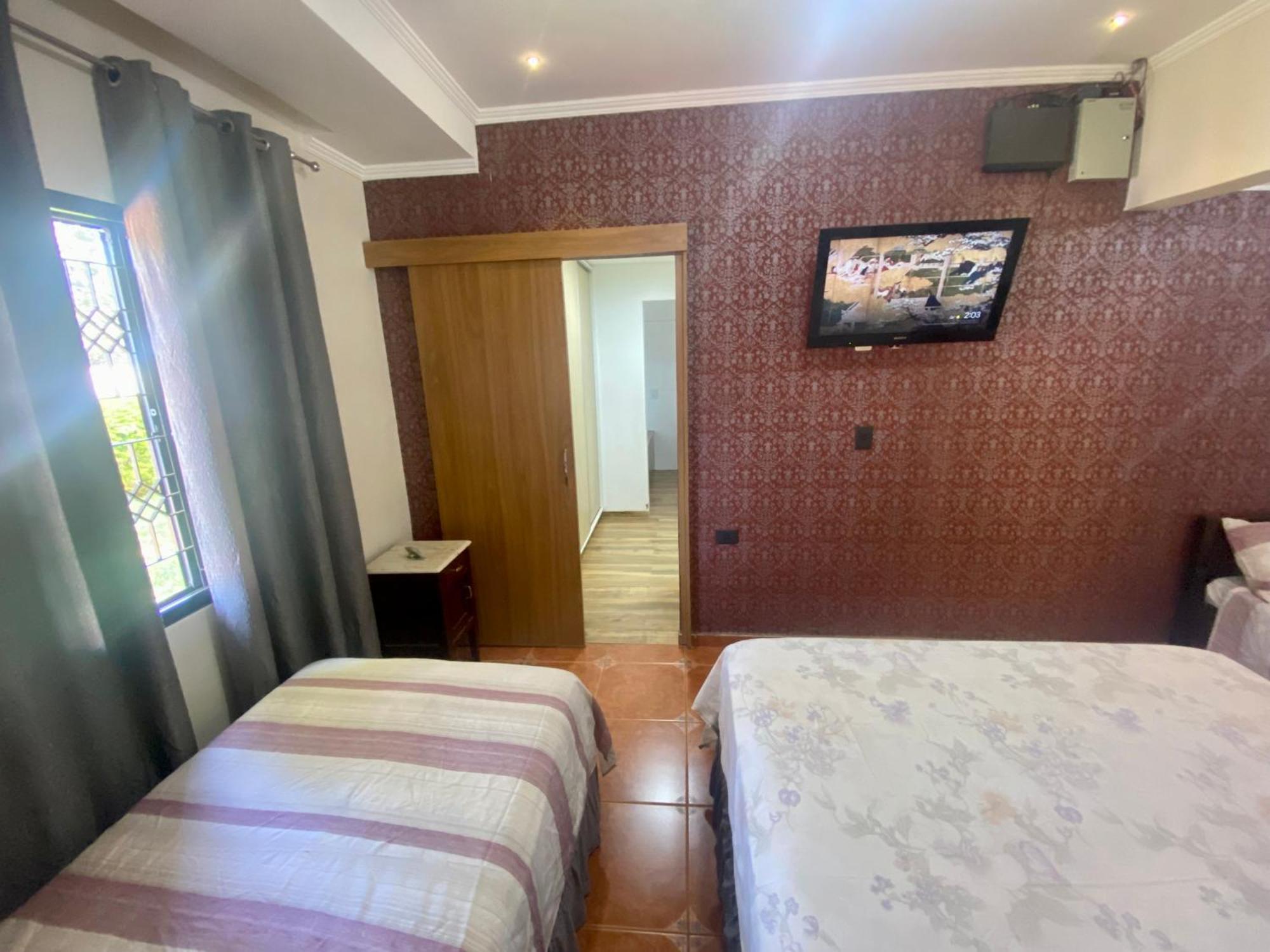 Moderna Y Unica Casa Independiente Con Jardin Y Estacionamiento Ciudad del Este Exteriör bild